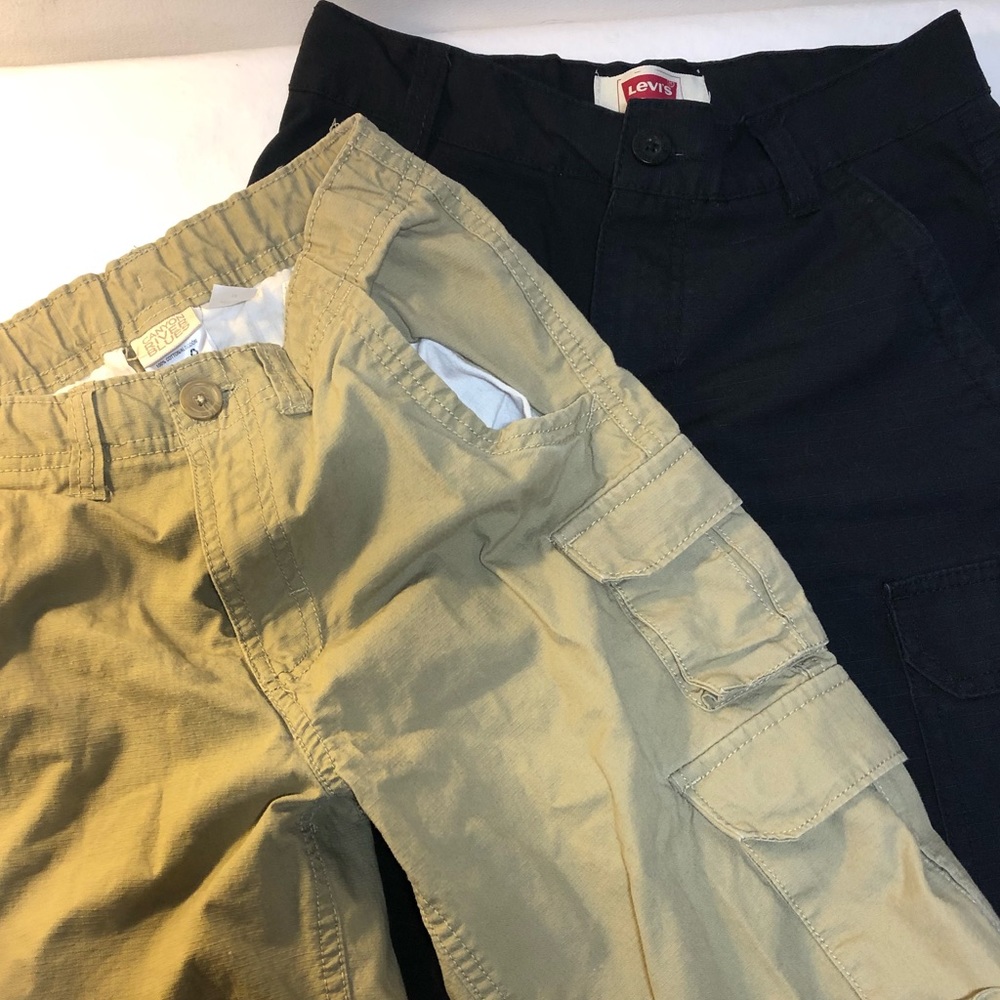 2 pairs of boys cargo shorts size 12 Levi’s and Canyon River Blues